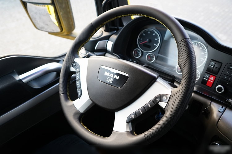 MAN TGS 26.440 / 6X4 / 2 STRONNA WYWROTKA / HYDROBURTA / AUTOMAT / KABINA SYPIALNA  zdjęcie 39