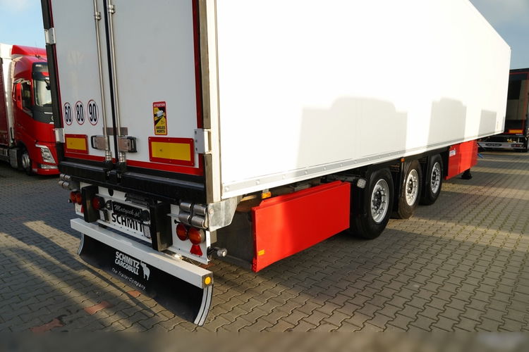 SCHMITZ CARGOBULL / CHŁODNIA / CARRIER VECTOR 1550 / OŚ PODNOSZONA / DOPPELSTOCK / KOSZE NA PALETY zdjęcie 13