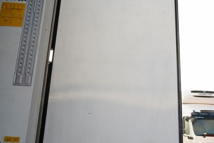 SCHMITZ CARGOBULL / CHŁODNIA / CARRIER VECTOR 1550 / OŚ PODNOSZONA / DOPPELSTOCK / KOSZE NA PALETY zdjęcie 14
