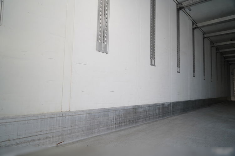 SCHMITZ CARGOBULL / CHŁODNIA / CARRIER VECTOR 1550 / OŚ PODNOSZONA / DOPPELSTOCK / KOSZE NA PALETY zdjęcie 16