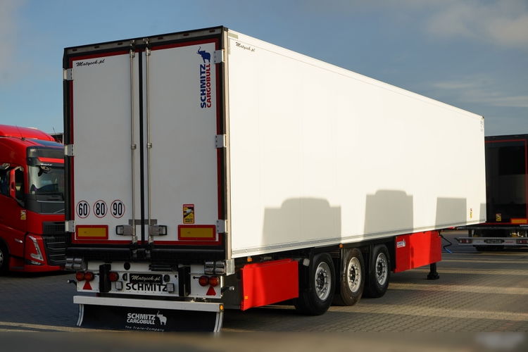 SCHMITZ CARGOBULL / CHŁODNIA / CARRIER VECTOR 1550 / OŚ PODNOSZONA / DOPPELSTOCK / KOSZE NA PALETY zdjęcie 6