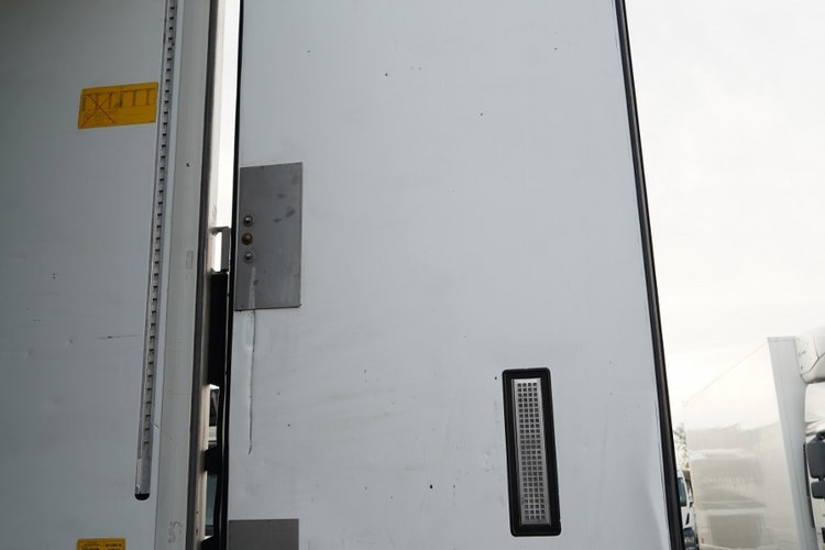 SCHMITZ CARGOBULL / CHŁODNIA / CARRIER VECTOR 1550  / DOPPELSTOCK / KOSZ NA PALETY zdjęcie 14