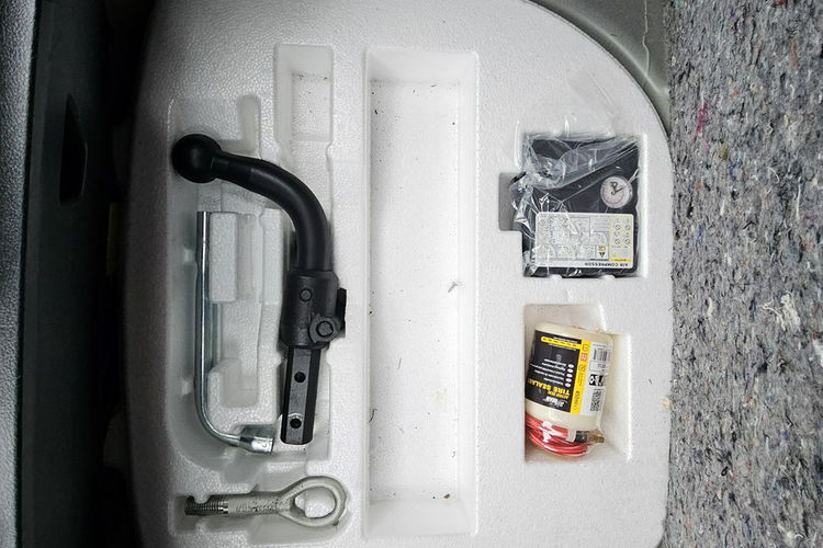 Suzuki Ignis , bluetooth , klima, hak zdjęcie 22