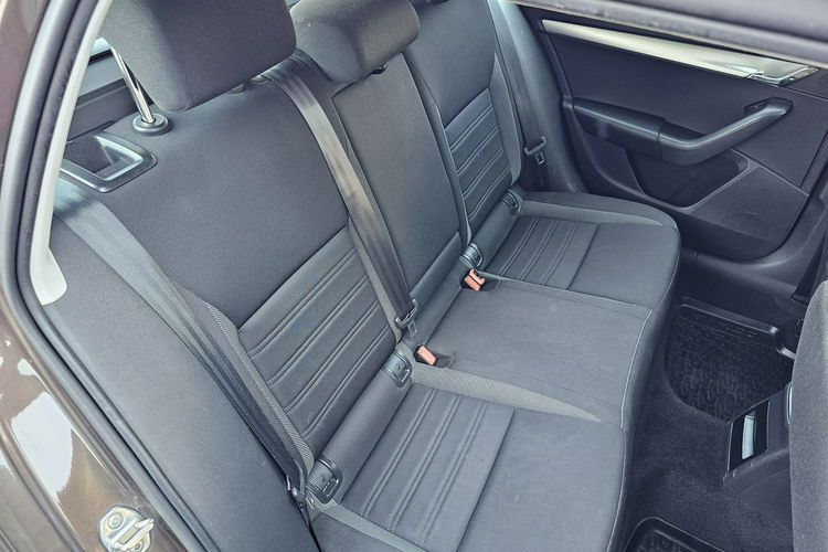 Skoda Octavia Pierwszy właściciel, bluetooth, czujniki parkowania, klimatronik zdjęcie 11