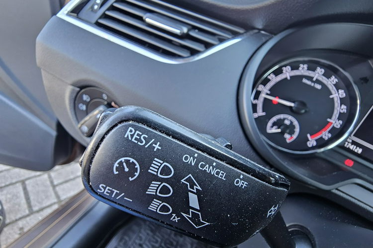 Skoda Octavia Pierwszy właściciel, bluetooth, czujniki parkowania, klimatronik zdjęcie 25