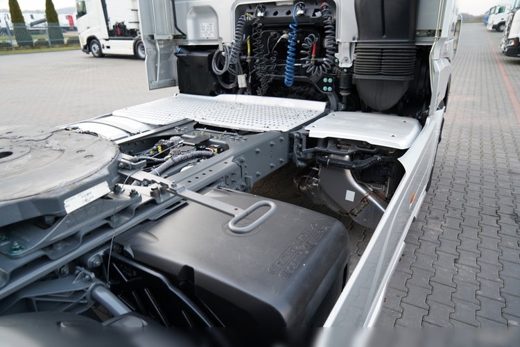 DAF XF 530 / KLIMA POSTOJOWA / SUPER SPACE CAB / MIKROFLÓWKA  zdjęcie 16