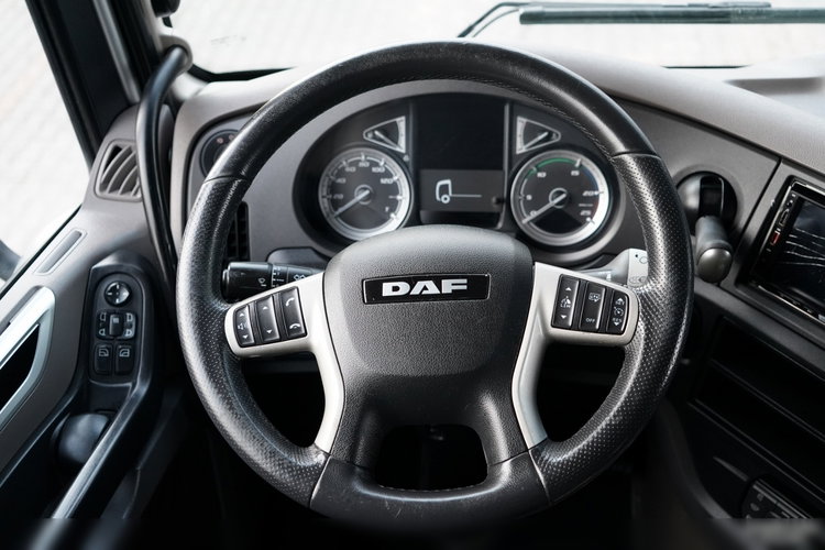 DAF XF 530 / KLIMA POSTOJOWA / SUPER SPACE CAB / MIKROFLÓWKA  zdjęcie 28