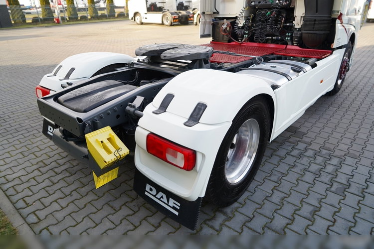 DAF XF 530 / RETARDER / KLIMA POSTOJOWA / SUPER SPACE CAB / CAŁA NA PODUSZKACH / OPONY 100%  / ALUFELGI   zdjęcie 15