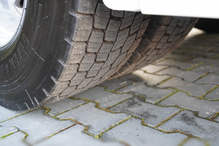 DAF XF 530 / RETARDER / KLIMA POSTOJOWA / SUPER SPACE CAB / CAŁA NA PODUSZKACH / OPONY 100%  / ALUFELGI   zdjęcie 20