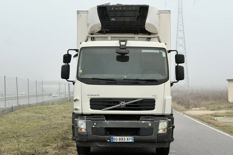 Volvo FE 260 Chłodnia Chereau Sprowadzony Przebieg Udokumentowany Kab. Sypialna Klima Poduszki Multitemperatura zdjęcie 18