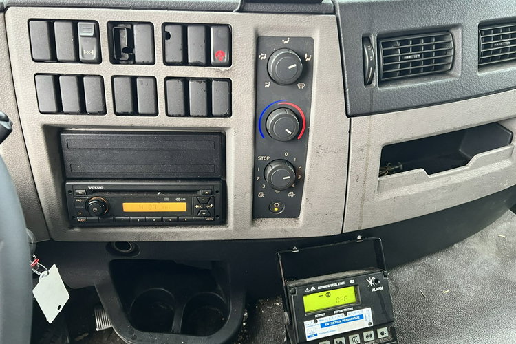 Volvo FE 260 Chłodnia Chereau Sprowadzony Przebieg Udokumentowany Kab. Sypialna Klima Poduszki Multitemperatura zdjęcie 9