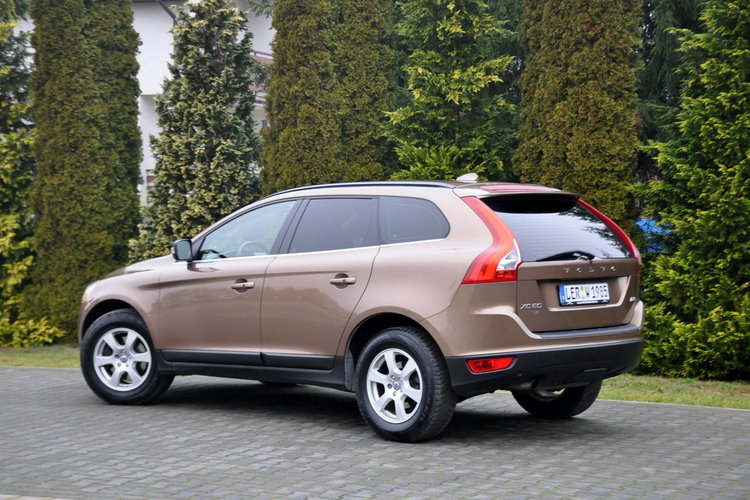 Volvo XC 60 2.0d(163KM) My Car Xenon Półskóry Parktronik Reling I Wł Alu17"ASO zdjęcie 13