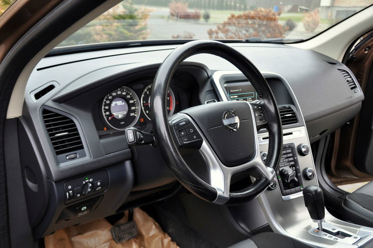 Volvo XC 60 2.0d(163KM) My Car Xenon Półskóry Parktronik Reling I Wł Alu17"ASO zdjęcie 23