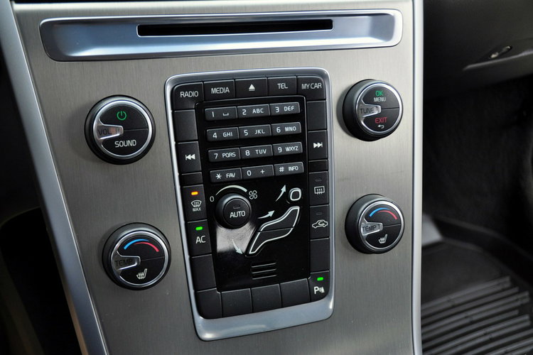 Volvo XC 60 2.0d(163KM) My Car Xenon Półskóry Parktronik Reling I Wł Alu17"ASO zdjęcie 33