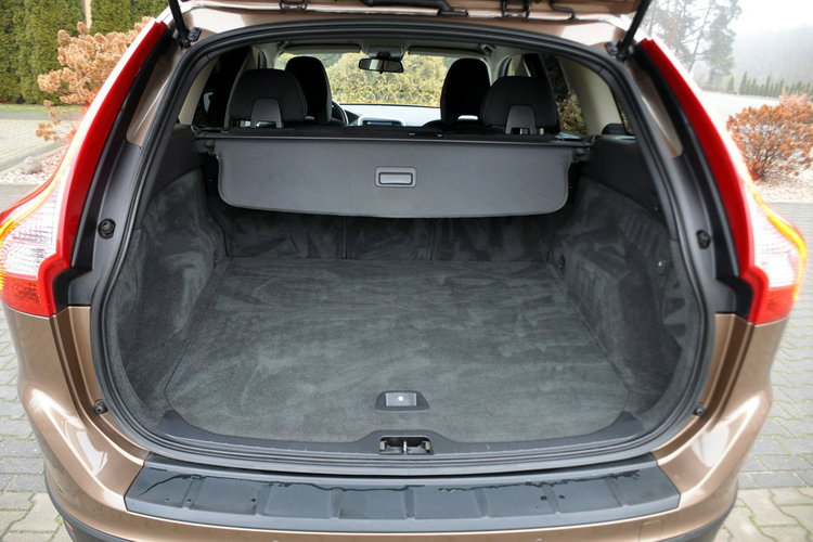 Volvo XC 60 2.0d(163KM) My Car Xenon Półskóry Parktronik Reling I Wł Alu17"ASO zdjęcie 39