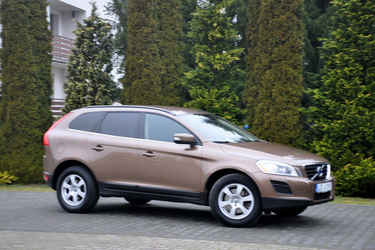 Volvo XC 60 2.0d(163KM) My Car Xenon Półskóry Parktronik Reling I Wł Alu17"ASO zdjęcie 4