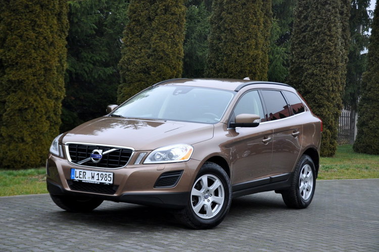 Volvo XC 60 2.0d(163KM) My Car Xenon Półskóry Parktronik Reling I Wł Alu17"ASO zdjęcie 9