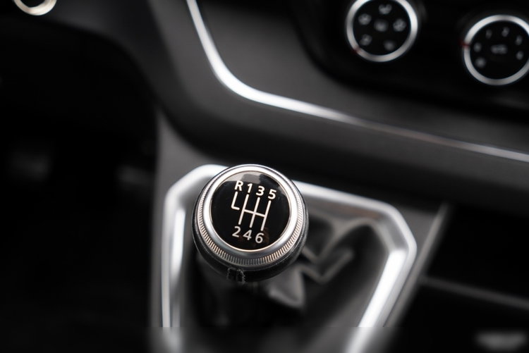 Renault TRAFIC III / BUS / 9 MIEJSC / 2022 ROK / PIERWSZY WŁAŚCICIEL / zdjęcie 35