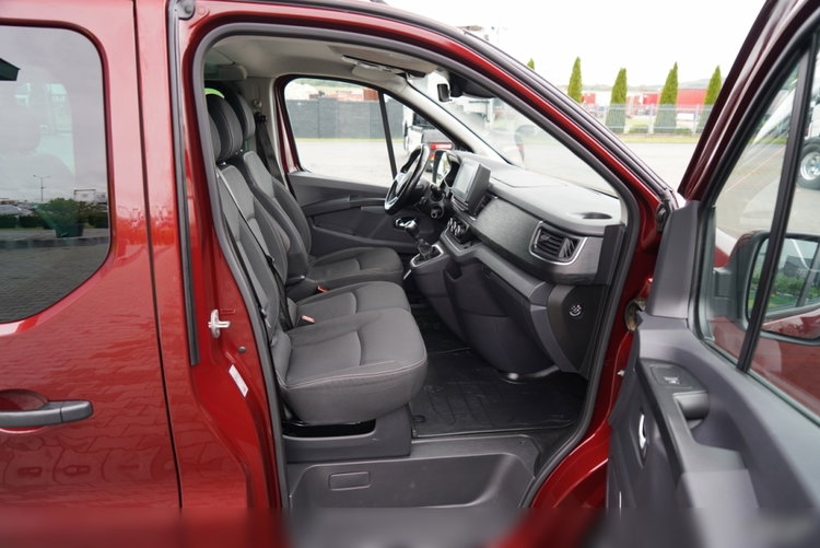 Renault TRAFIC III / BUS / 9 MIEJSC / 2022 ROK / PIERWSZY WŁAŚCICIEL / zdjęcie 38