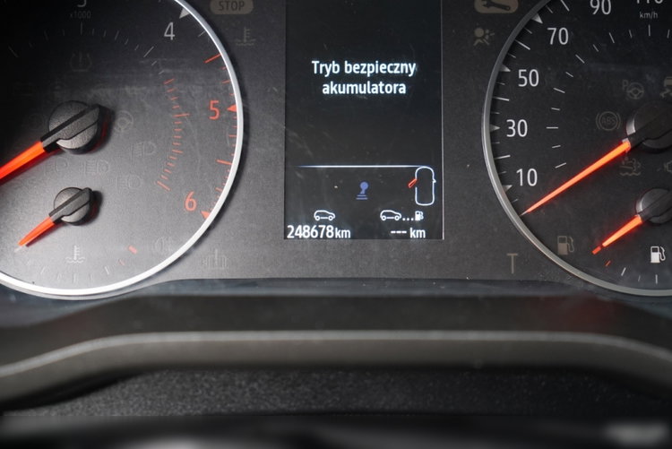 Renault TRAFIC III / BUS / 9 MIEJSC / 2022 ROK / PIERWSZY WŁAŚCICIEL / zdjęcie 47