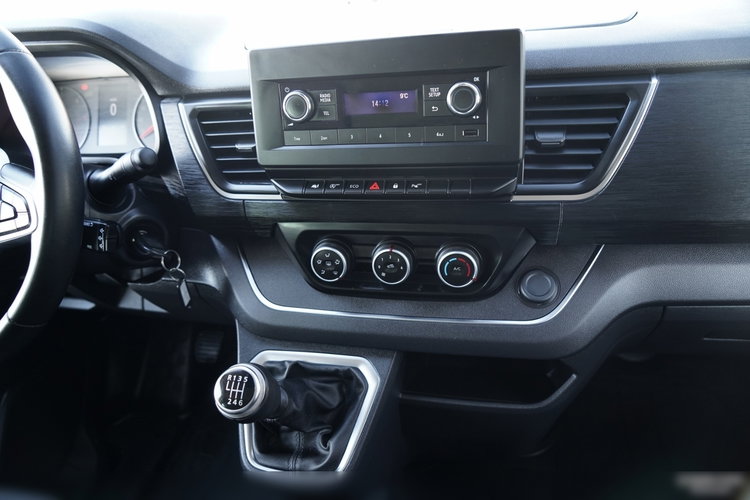 Renault TRAFIC III / BUS / 9 MIEJSC / 90 TYS KM / PIERWSZY WŁAŚCICIEL / POLSKI SALON / 2022 ROK / zdjęcie 32