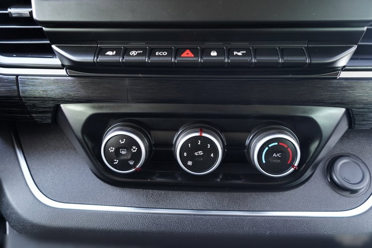 Renault TRAFIC III / BUS / 9 MIEJSC / 90 TYS KM / PIERWSZY WŁAŚCICIEL / POLSKI SALON / 2022 ROK / zdjęcie 34