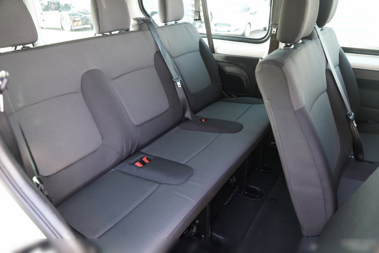 Renault TRAFIC III / BUS / 9 MIEJSC / 90 TYS KM / PIERWSZY WŁAŚCICIEL / POLSKI SALON / 2022 ROK / zdjęcie 45