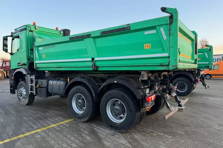 Mercedes AROCS 3345/6x6/ Wywrotka Miller Bordmatic zdjęcie 4