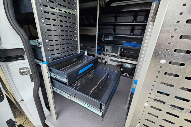 Ford transit-custom L2H2 79900zł NETTO Zabudowa warsztatowa 2.0TdCi/170KM zdjęcie 19