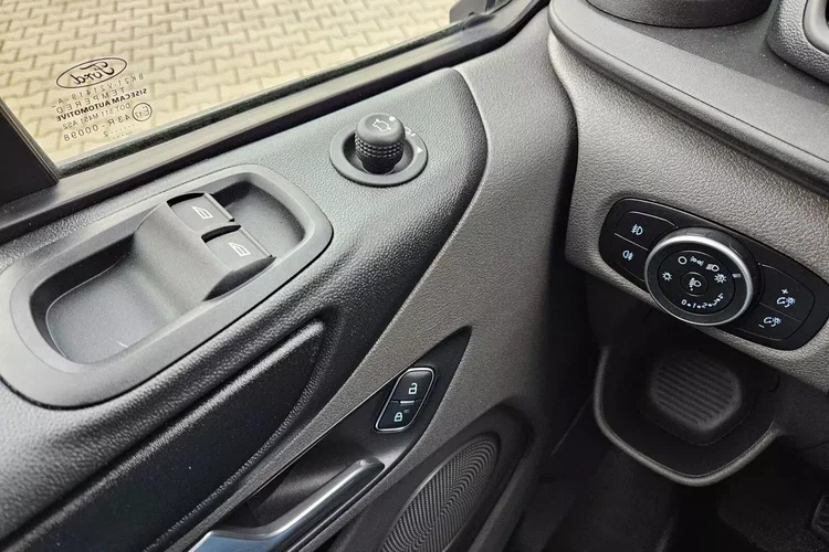 Ford transit-custom L2H2 79900zł NETTO Zabudowa warsztatowa 2.0TdCi/170KM zdjęcie 24