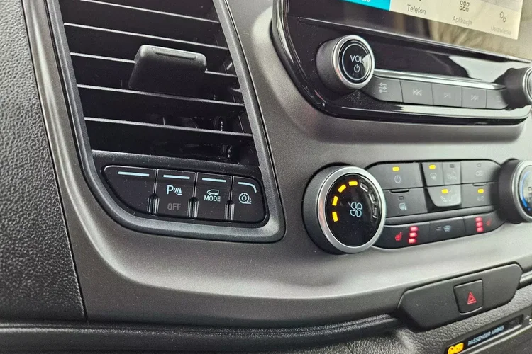 Ford transit-custom L2H2 79900zł NETTO Zabudowa warsztatowa 2.0TdCi/170KM zdjęcie 37