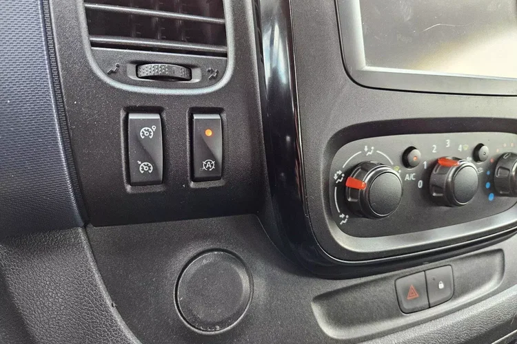 Opel vivaro zdjęcie 23