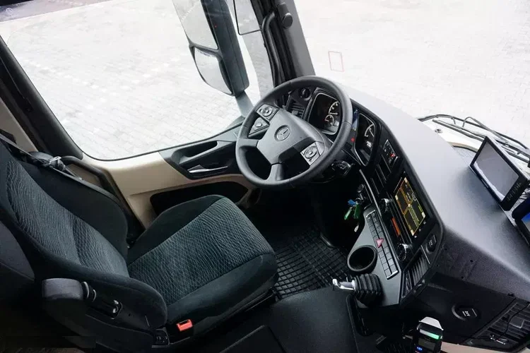 Mercedes ACTROS / 2553 / EURO 6 / CHŁODNIA + WINDA / 23 PALETY / OŚ SKRĘTNA zdjęcie 13
