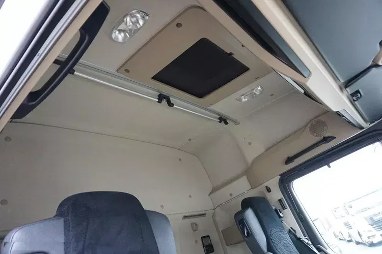 Mercedes ACTROS / 2553 / EURO 6 / CHŁODNIA + WINDA / 23 PALETY / OŚ SKRĘTNA zdjęcie 17