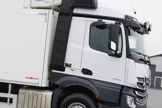 Mercedes ACTROS / 2553 / EURO 6 / CHŁODNIA + WINDA / 23 PALETY / OŚ SKRĘTNA zdjęcie 24