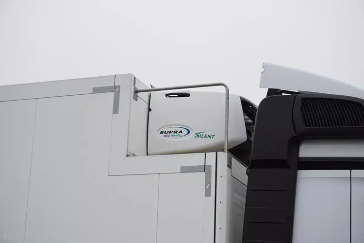 Mercedes ACTROS / 2553 / EURO 6 / CHŁODNIA + WINDA / 23 PALETY / OŚ SKRĘTNA zdjęcie 25