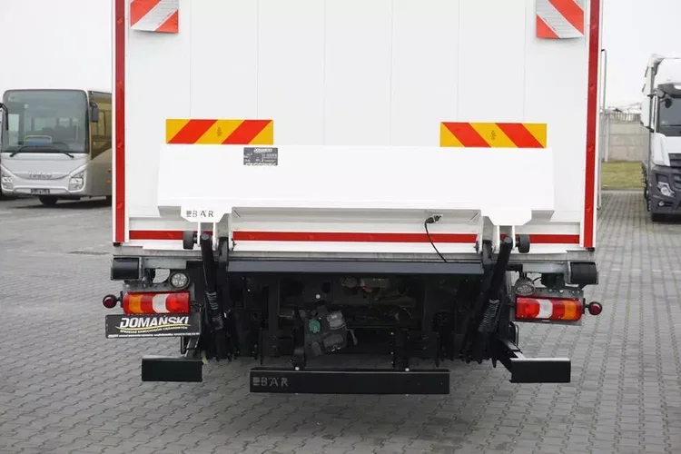 Mercedes ACTROS / 2553 / EURO 6 / CHŁODNIA + WINDA / 23 PALETY / OŚ SKRĘTNA zdjęcie 34