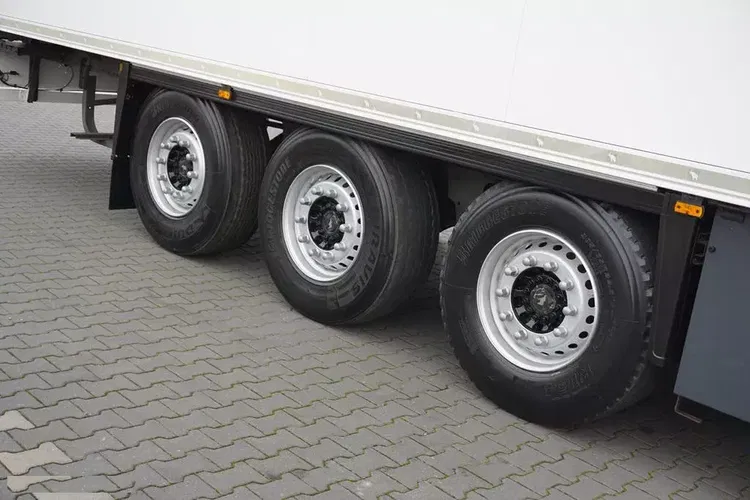 Schmitz / CHŁODNIA / CARRIER VECTOR 1350 / OŚ PODNOSZONA zdjęcie 9