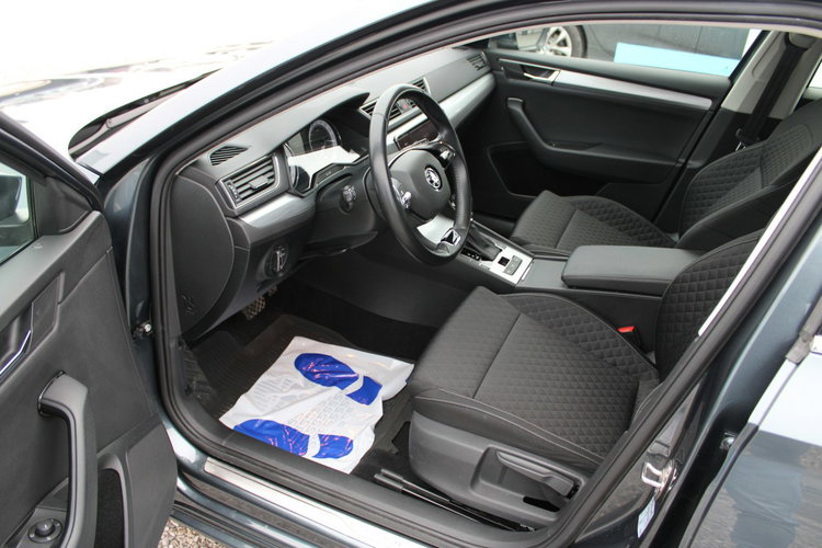 Skoda Superb Ambition DSG Nawigacja netto 69 837 PLN Gwarancja G.Fotele zdjęcie 16