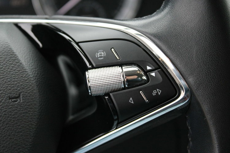 Skoda Superb Ambition DSG Nawigacja netto 69 837 PLN Gwarancja G.Fotele zdjęcie 21