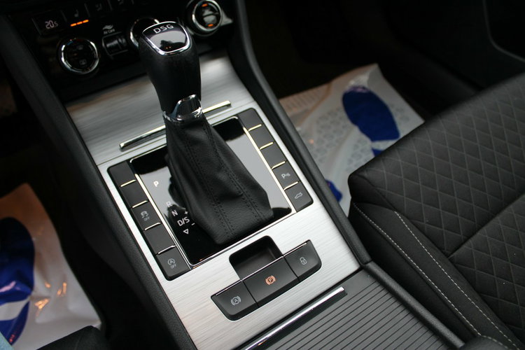 Skoda Superb Ambition DSG Nawigacja netto 69 837 PLN Gwarancja G.Fotele zdjęcie 25