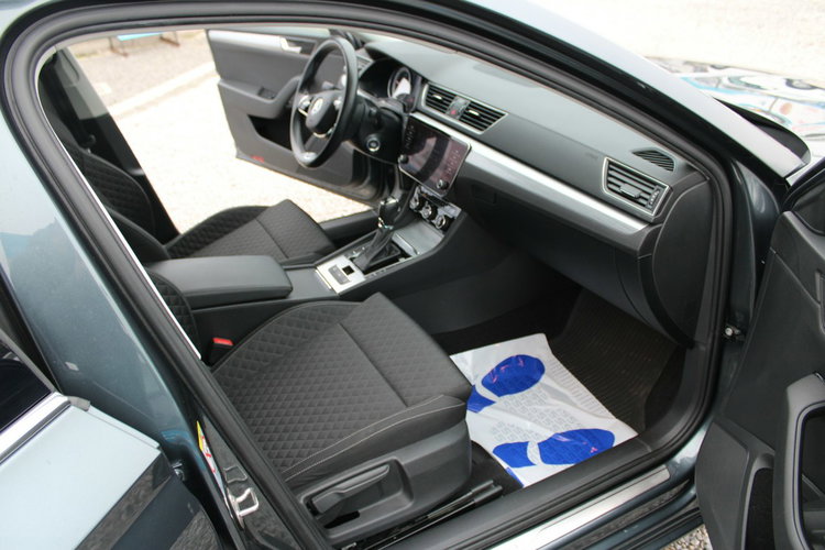 Skoda Superb Ambition DSG Nawigacja netto 69 837 PLN Gwarancja G.Fotele zdjęcie 27