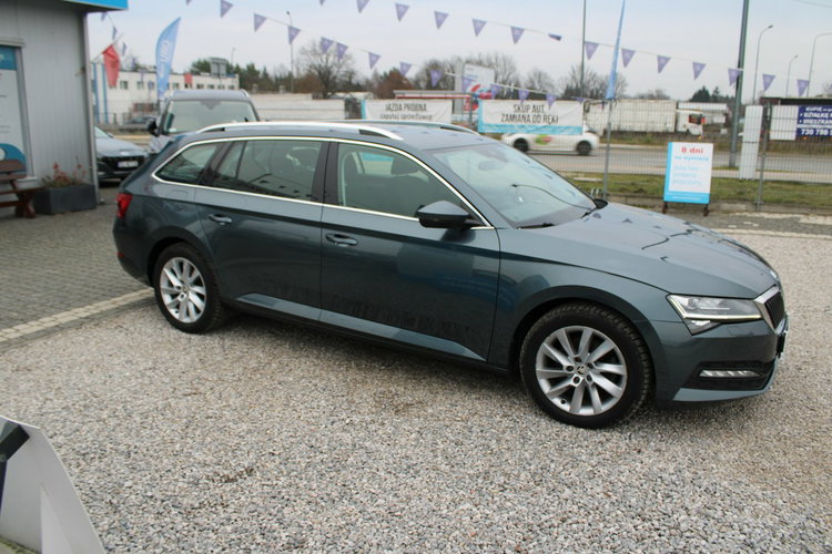 Skoda Superb Ambition DSG Nawigacja netto 69 837 PLN Gwarancja G.Fotele zdjęcie 4