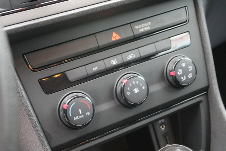 Seat Leon Salon Polska netto 30 000 PLN Gwarancja Reference zdjęcie 19