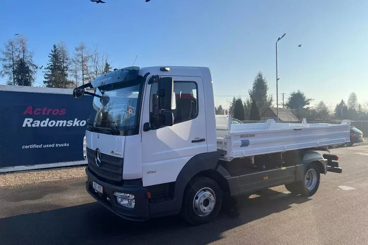 Mercedes 818 zdjęcie 1