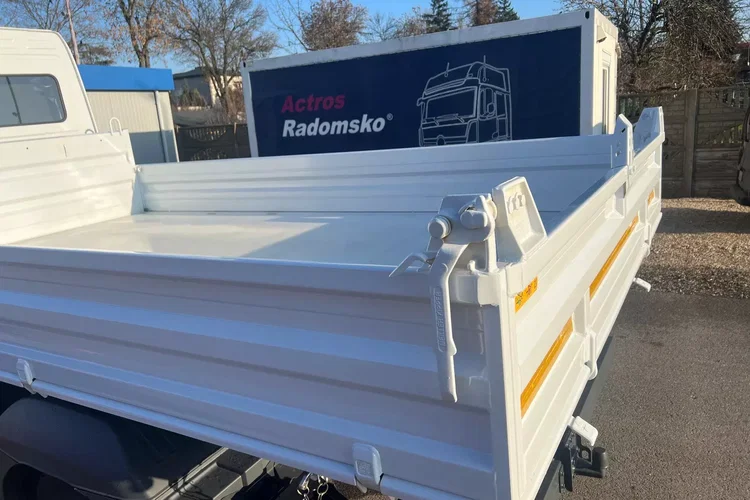 Mercedes 818 zdjęcie 10