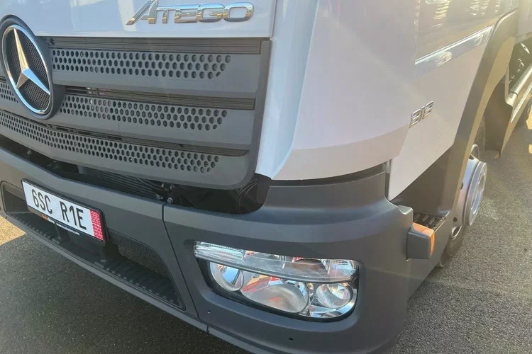 Mercedes 818 zdjęcie 16