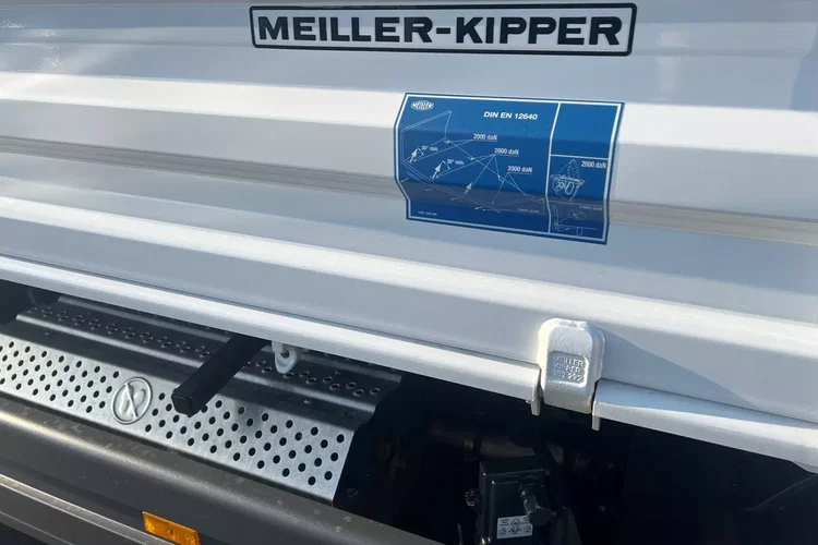 Mercedes 818 zdjęcie 21