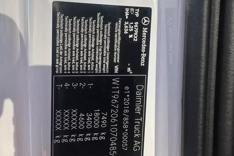 Mercedes 818 zdjęcie 22