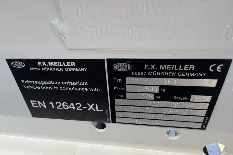 Mercedes 818 zdjęcie 24